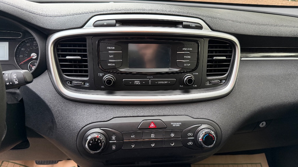 2016 Kia Sorento LX - Photo 17